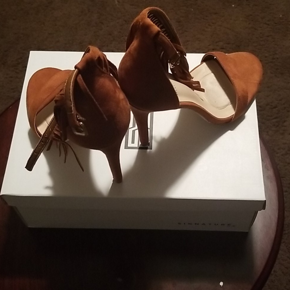 Sandals - Picture 2 of 3